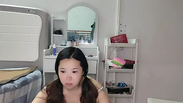 Snapshot of F-Yingying chatting on 25, 5, 2026 F-Yingying online show from 25, 5, 2026