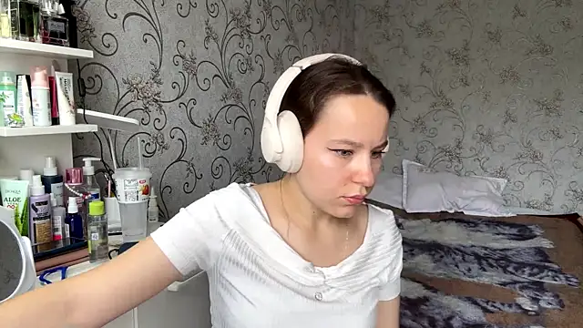 KathyrnEdmison online show from 18, 5, 2026