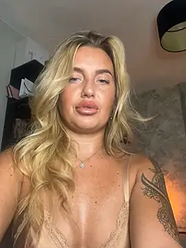 CharlottemilfUKx online show from 2, 6, 2026
