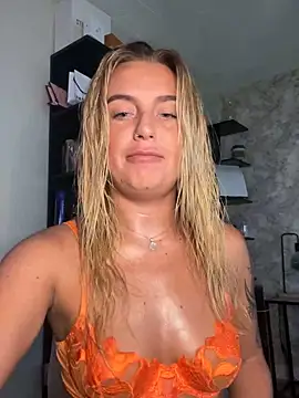 CharlottemilfUKx online show from 4, 6, 2026