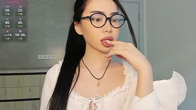 adelinya online show from 24, 5, 2026