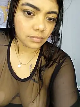 Snapshot of luxuryluna chatting on 18, 5, 2026 luxuryluna online show from 18, 5, 2026