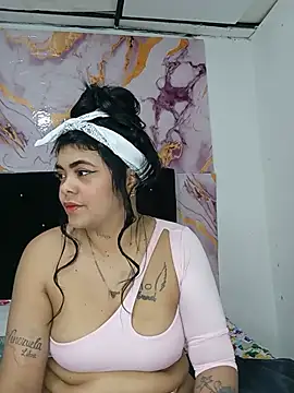 Snapshot of luxuryluna chatting on 22, 5, 2026 luxuryluna online show from 22, 5, 2026