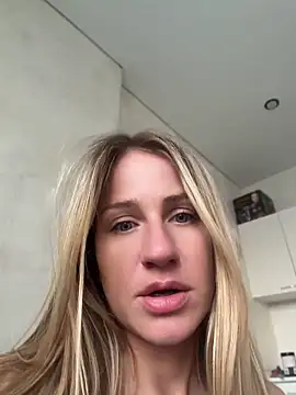 Snapshot of AnnaMist_ chatting on 11, 7, 2026 AnnaMist online show from 11, 7, 2026