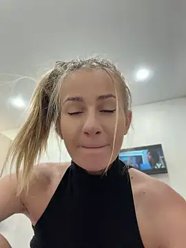 Snapshot of AnnaMist_ chatting on 16, 7, 2026 AnnaMist online show from 16, 7, 2026