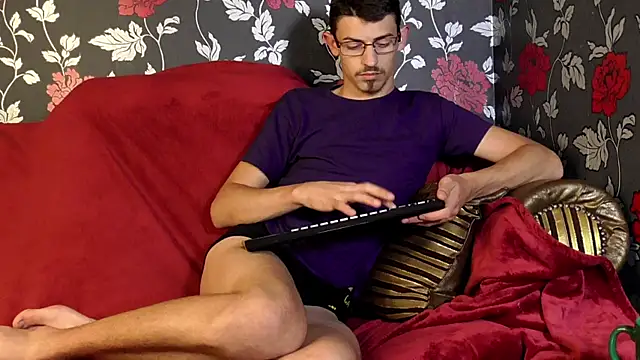 Snapshot of KairoZenn chatting on 19, 5, 2026 KairoZenn online show from 19, 5, 2026