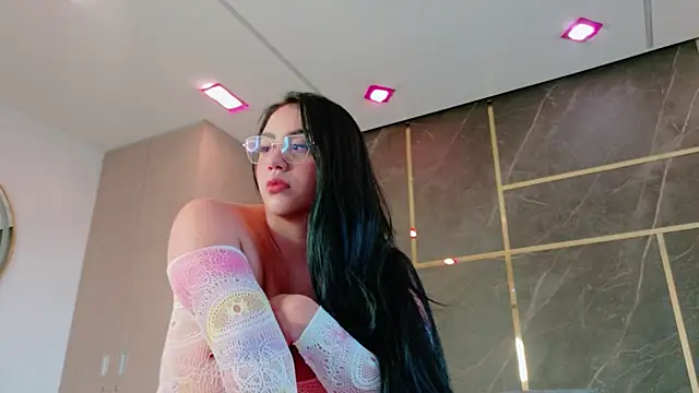 Snapshot of emily-Hornyy chatting on 18, 5, 2026 emily-Hornyy online show from 18, 5, 2026