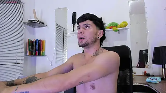 Snapshot of StefanoBigCock chatting on 23, 5, 2026 StefanoBigCock online show from 23, 5, 2026