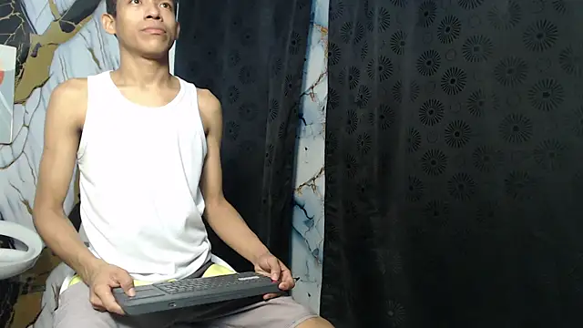 Snapshot of RONALDA_HOT26 chatting on 21, 5, 2026 RONALDA HOT26 online show from 21, 5, 2026