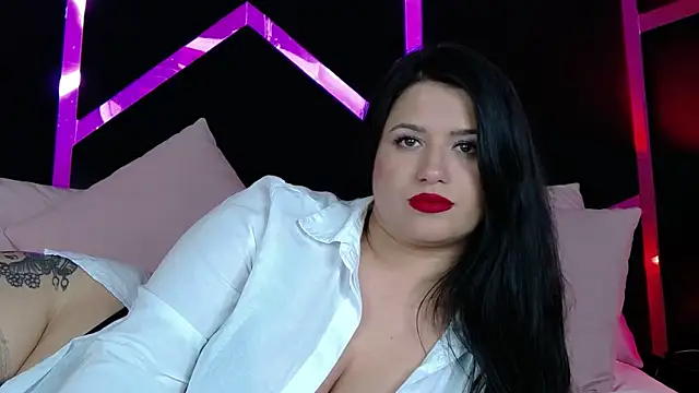 Snapshot of EssenaMonroe chatting on 6, 7, 2026 EssenaMonroe online show from 6, 7, 2026
