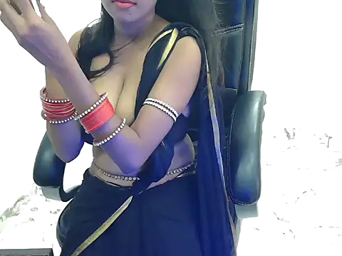 Snapshot of priya-roy61 chatting on 4, 7, 2026 priya-roy61 online show from 4, 7, 2026