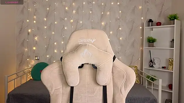 Kira  Fluffy online show from 21, 6, 2026