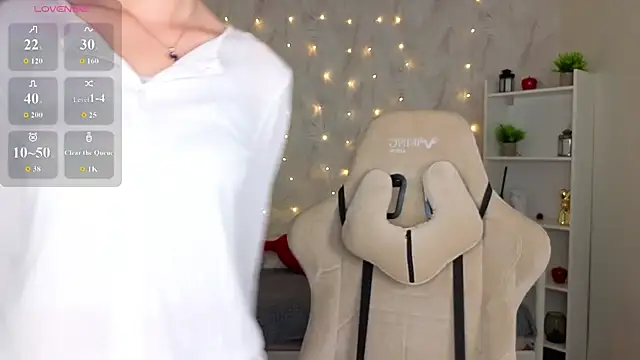 Kira  Fluffy online show from 8, 7, 2026