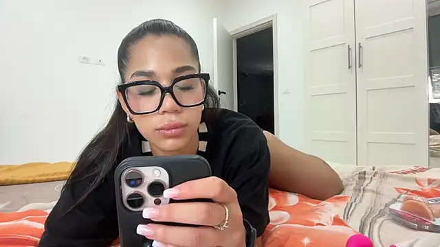 QueeNataly online show from 4, 6, 2026