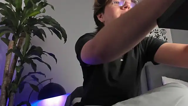 Snapshot of LucasMoraless chatting on 25, 5, 2026 LucasMoraless online show from 25, 5, 2026