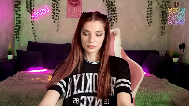 Snapshot of Angelina_Charm_ chatting on 19, 5, 2026 Angelina Charm online show from 19, 5, 2026