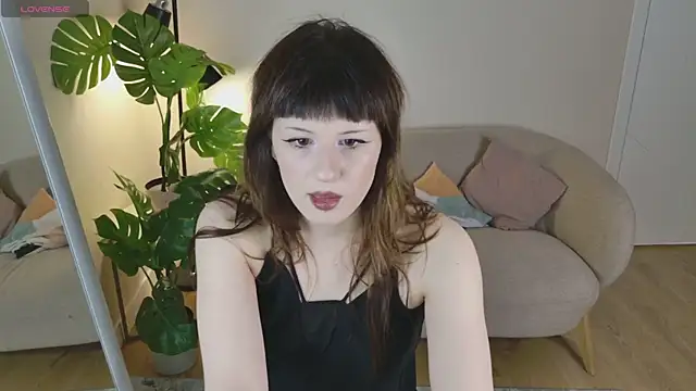 Nancy  Moss online show from 22, 5, 2026