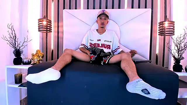 anxiuos miller online show from 20, 5, 2026