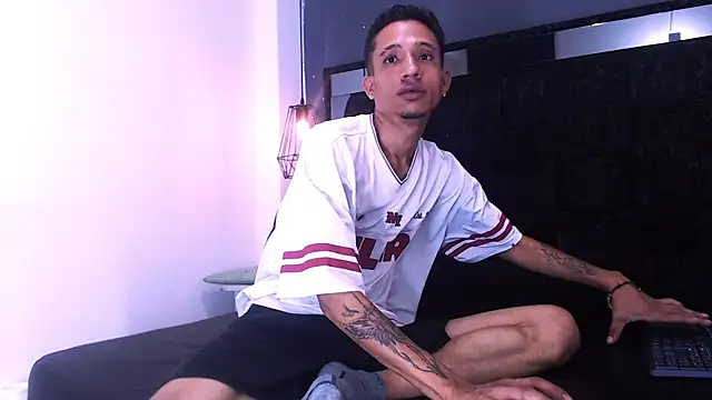 anxiuos miller online show from 28, 5, 2026