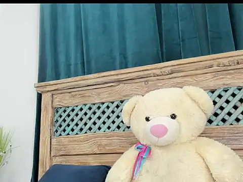 Snapshot of EmmaEbony1 chatting on 19, 5, 2026 EmmaEbony1 online show from 19, 5, 2026