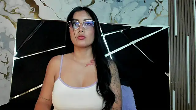 Snapshot of Alaia_22 chatting on 28, 5, 2026 Alaia 22 online show from 28, 5, 2026