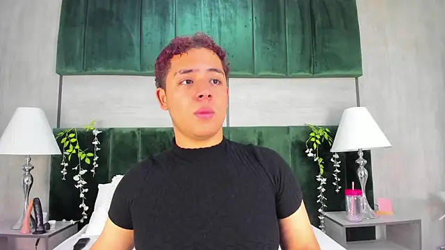 Snapshot of Darian_laforteza chatting on 1, 6, 2026 Darian laforteza online show from 1, 6, 2026