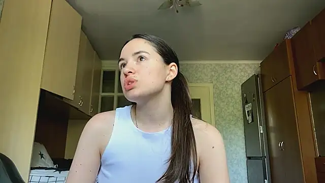 Snapshot of CarolineRu chatting on 27, 5, 2026 CarolineRu online show from 27, 5, 2026