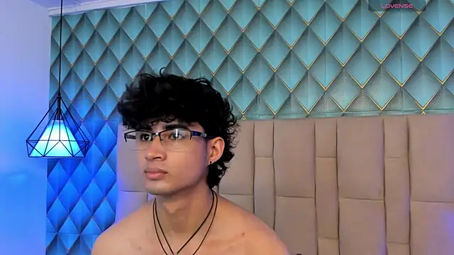 Sofia-Ethan online show from 23, 5, 2026