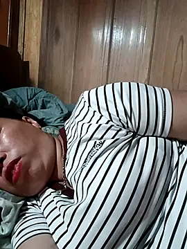 Snapshot of -Yeyi- chatting on 5, 7, 2026 -Yeyi- online show from 5, 7, 2026