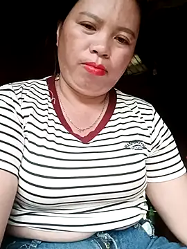 Snapshot of -Yeyi- chatting on 9, 7, 2026 -Yeyi- online show from 9, 7, 2026