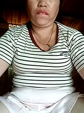 Snapshot of -Yeyi- chatting on 14, 7, 2026 -Yeyi- online show from 14, 7, 2026