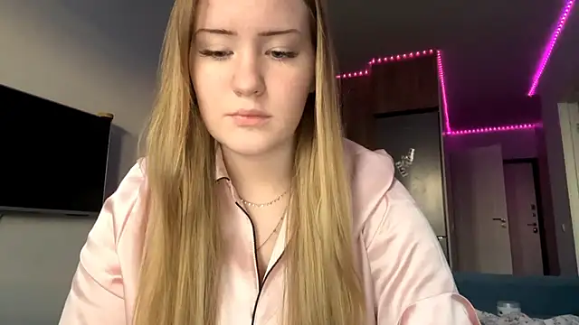 Lisi Kiss  online show from 17, 5, 2026