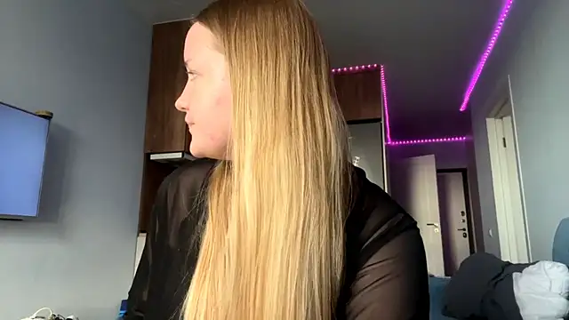 Lisi Kiss  online show from 28, 5, 2026