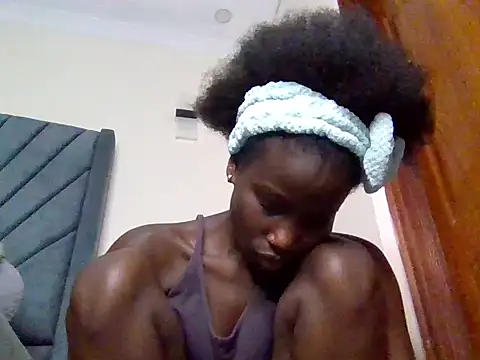 Snapshot of slimy_gal12 chatting on 10, 7, 2026 slimy gal12 online show from 10, 7, 2026