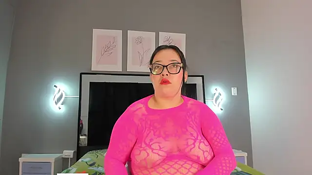 zoe curvyy online show from 1, 6, 2026