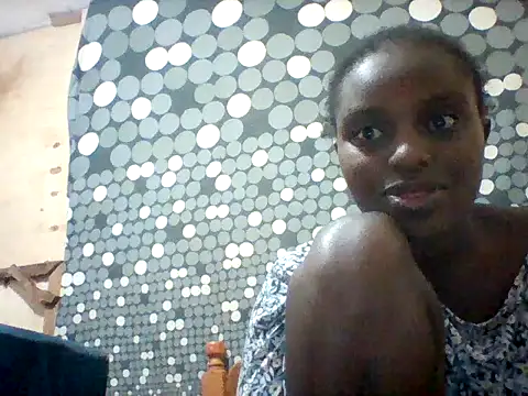 Snapshot of liligal chatting on 7, 7, 2026 liligal online show from 7, 7, 2026