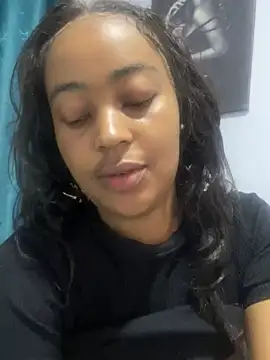 petite lexiiivv online show from 14, 7, 2026