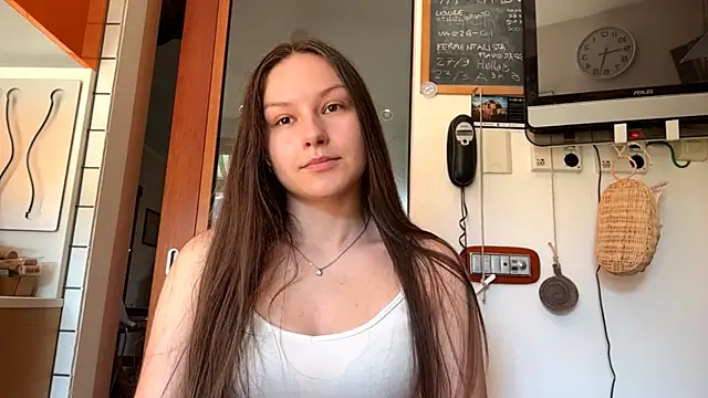 Snapshot of ShaylaChong chatting on 9, 7, 2026 ShaylaChong online show from 9, 7, 2026