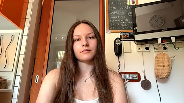 Snapshot of ShaylaChong chatting on 10, 7, 2026 ShaylaChong online show from 10, 7, 2026