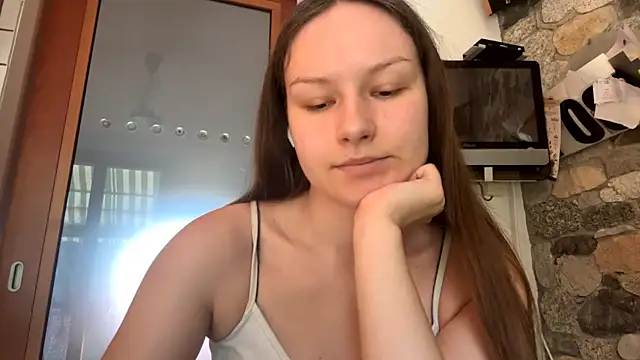 Snapshot of ShaylaChong chatting on 15, 7, 2026 ShaylaChong online show from 15, 7, 2026