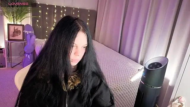 Snapshot of Vivi_Vivian chatting on 17, 5, 2026 Vivi Vivian online show from 17, 5, 2026