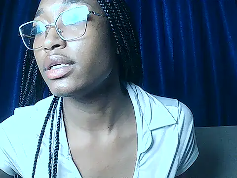 Snapshot of pinky_aura22 chatting on 19, 6, 2026 pinky aura22 online show from 19, 6, 2026