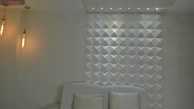Snapshot of LillySanders chatting on 18, 7, 2026 LillySanders online show from 18, 7, 2026