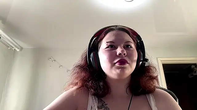 Snapshot of Redhair_girl chatting on 25, 5, 2026 Redhair girl online show from 25, 5, 2026