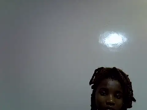 Snapshot of lee_shaz chatting on 19, 5, 2026 lee shaz online show from 19, 5, 2026