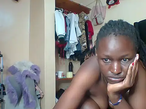 Snapshot of petite_cuteass chatting on 29, 5, 2026 petite cuteass online show from 29, 5, 2026
