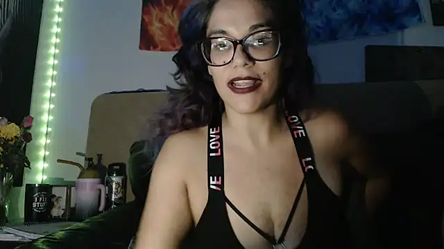 MamaBee88 online show from 31, 5, 2026