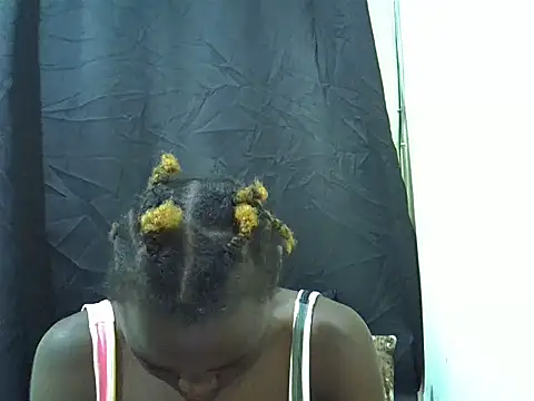 Snapshot of Cutteypeach chatting on 9, 6, 2026 Cutteypeach online show from 9, 6, 2026