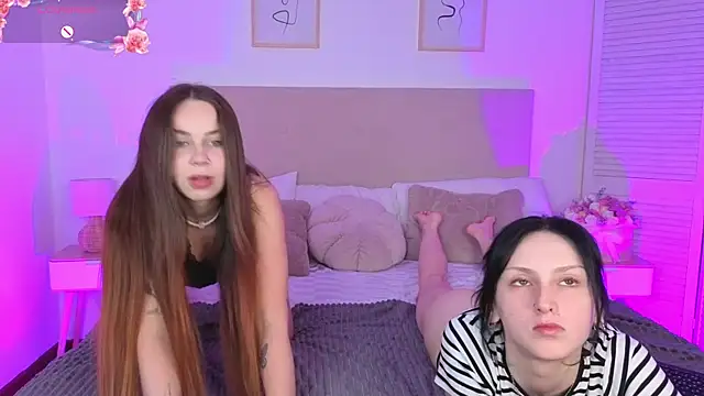 Snapshot of Little1_molly chatting on 10, 7, 2026 Little1 molly online show from 10, 7, 2026