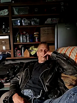 Snapshot of truckdawg2023 chatting on 9, 6, 2026 truckdawg2023 online show from 9, 6, 2026